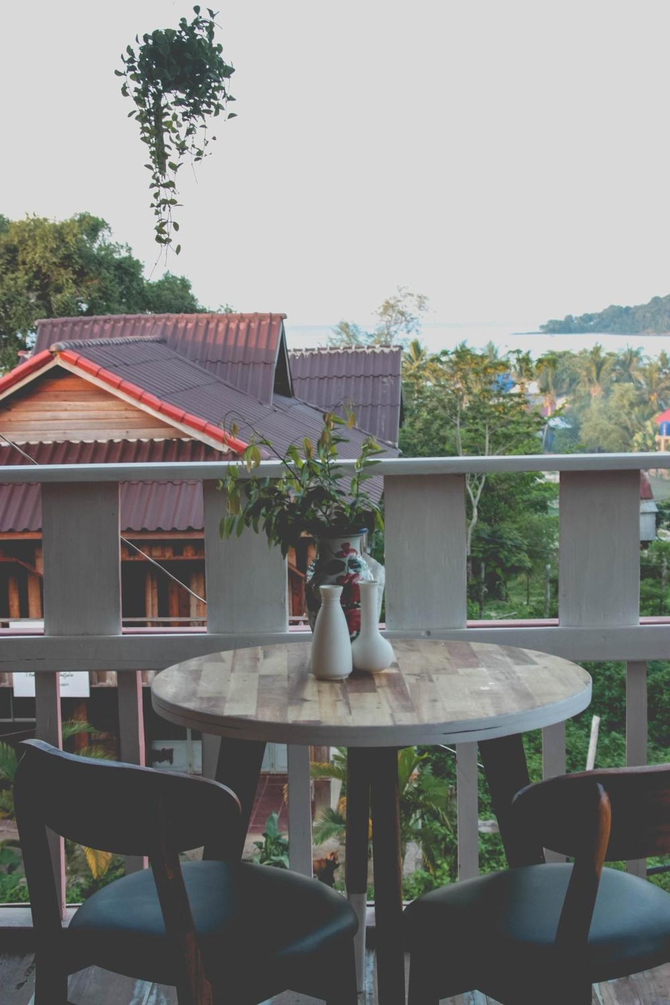 Dahlia Guesthouse Koh Rong Sanloem Dış mekan fotoğraf